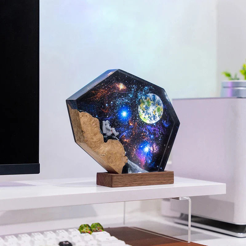 月を望む宇宙 レジンテーブルランプ